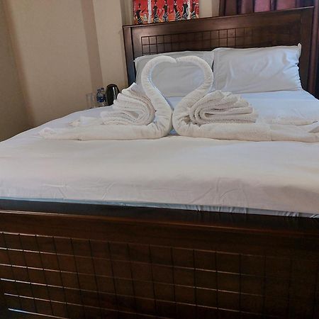 Bed and Breakfast Edwin'S Airport Garden Negombo Exterior foto